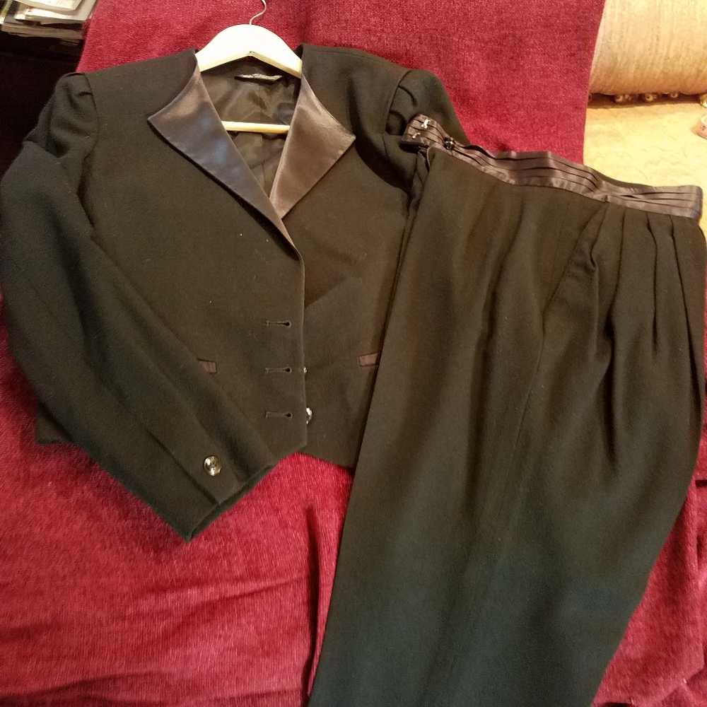 Tuxedo pant suit